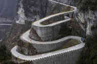 Tian Men Shan Big Gate Road